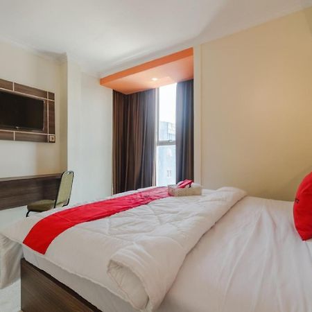 Reddoorz Plus @ Boulevard Panakkukang Makassar Dış mekan fotoğraf