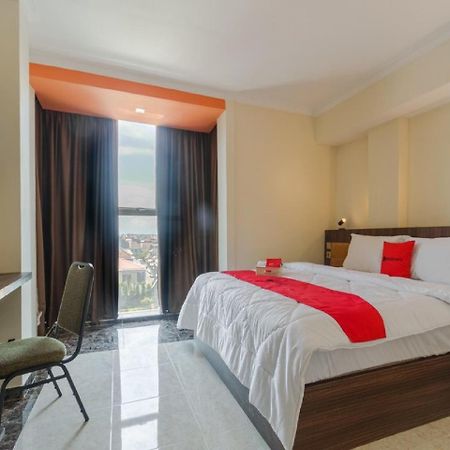 Reddoorz Plus @ Boulevard Panakkukang Makassar Dış mekan fotoğraf