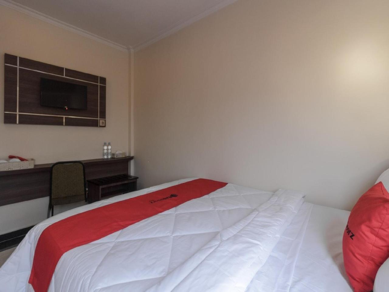 Reddoorz Plus @ Boulevard Panakkukang Makassar Dış mekan fotoğraf
