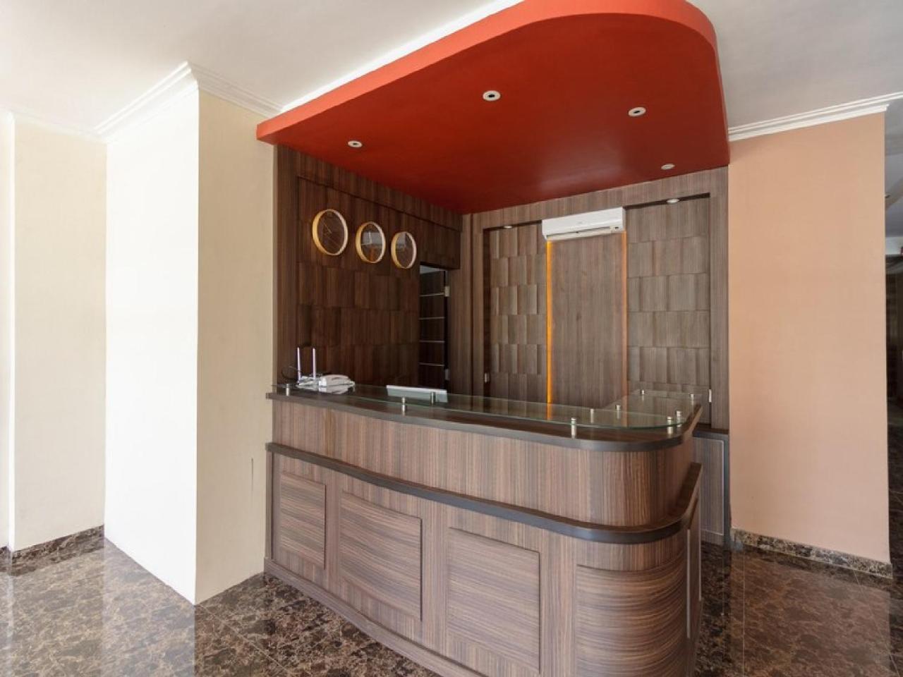 Reddoorz Plus @ Boulevard Panakkukang Makassar Dış mekan fotoğraf