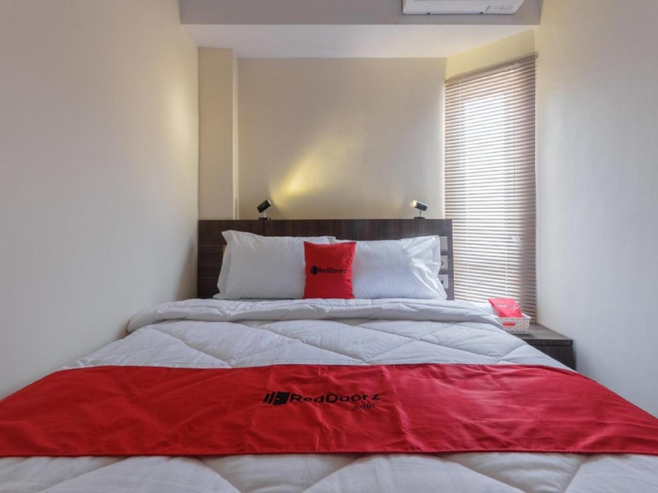 Reddoorz Plus @ Boulevard Panakkukang Makassar Dış mekan fotoğraf
