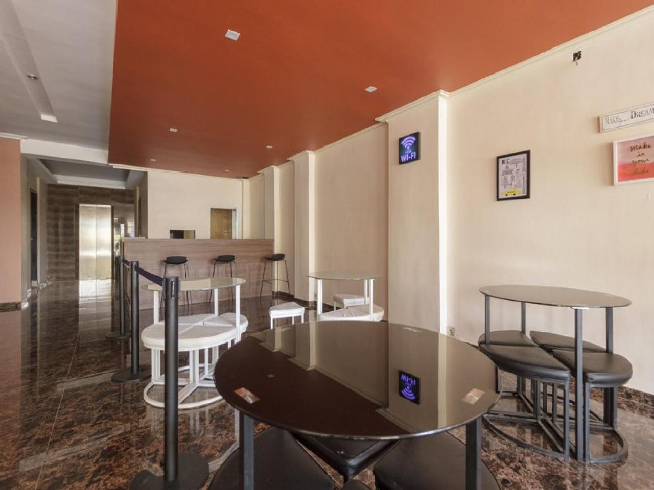Reddoorz Plus @ Boulevard Panakkukang Makassar Dış mekan fotoğraf