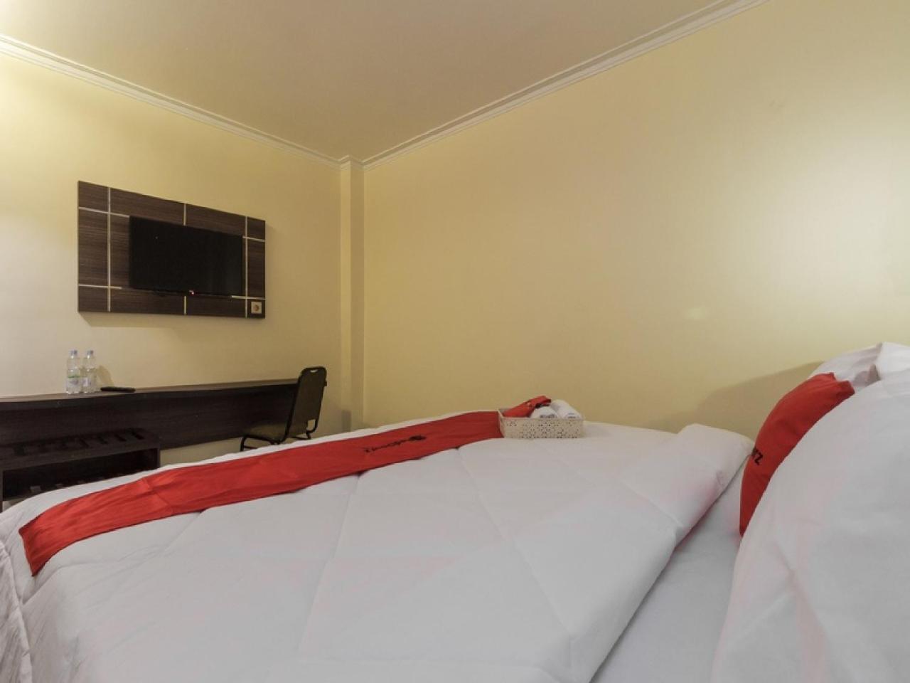 Reddoorz Plus @ Boulevard Panakkukang Makassar Dış mekan fotoğraf