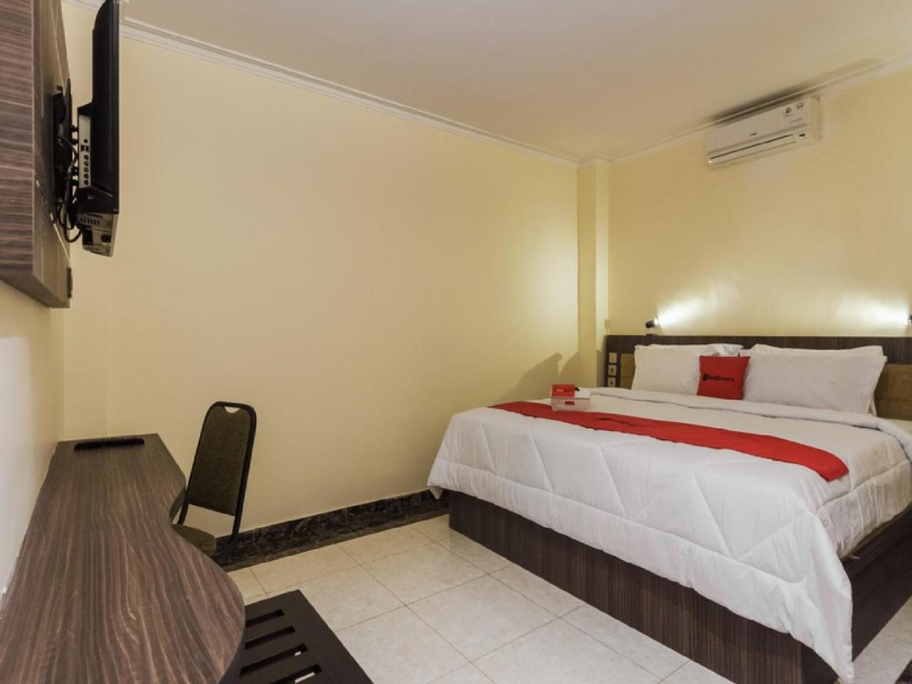 Reddoorz Plus @ Boulevard Panakkukang Makassar Dış mekan fotoğraf